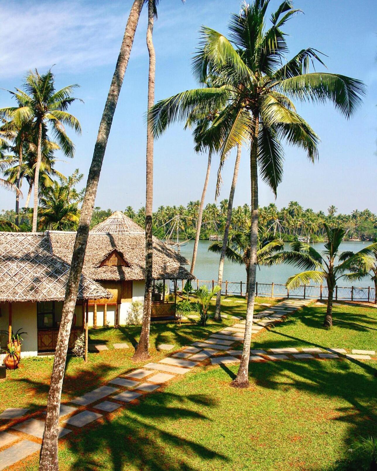 Les 3 Elephants Cherai Beach Exteriör bild